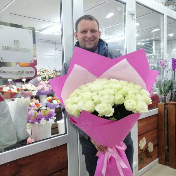 Букет белых роз с оформлением купить с доставкой в Нижнем Новгороде