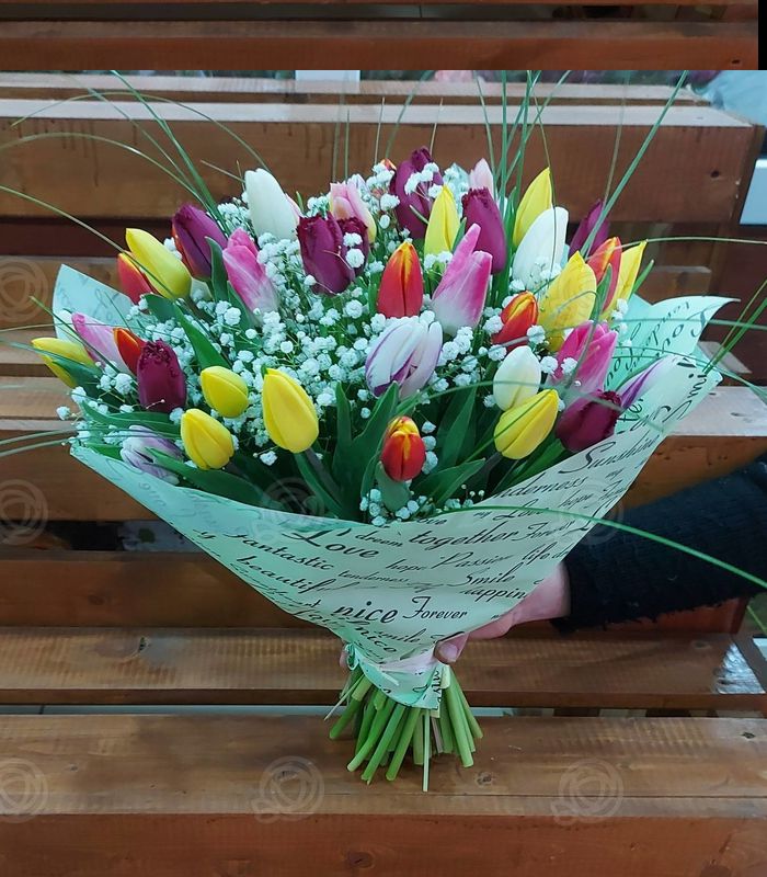 Букет из разноцветных тюльпанов купить с доставкой в Нижнем Новгороде